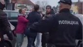 BLOKADER NAPAO STARICE U KULI: Nemaju granice u svom divljaštvu (VIDEO)