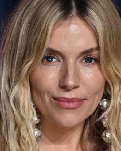 МНОГО ЈЕ ЛАКШЕ РОДИТИ СА 40 НЕГО СА 30 ГОДИНА: Славна холивудска глумица (44) ужива у трећој трудноћи