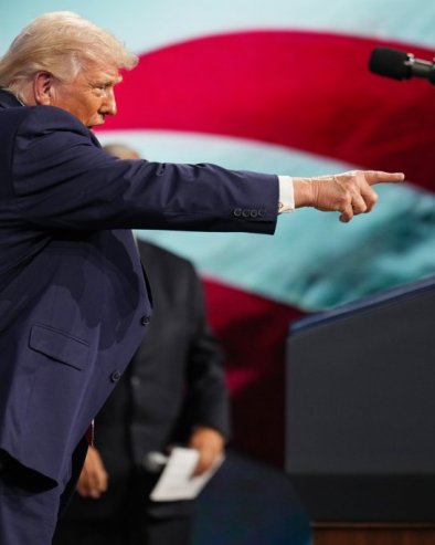 ТРАМП ЖЕЛИ ДА ВЛАДА НАМА КАО ТИРАНИН Овај Холивудски глумац осуо паљбу по председнику Америке, поменуо и Иран (ВИДЕО)