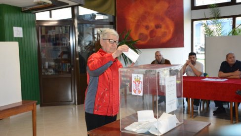 ISTORIJSKA POBEDA LISTE OKO SNS U KLADOVU: Dobili smo preko 70 posto, to nikada nije bilo