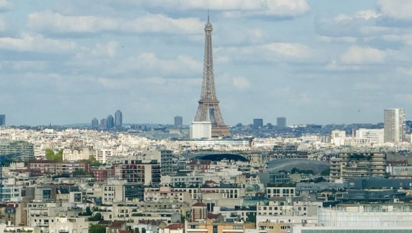 ПАРИЗ ПОСТАЈЕ ГРАД БИЦИКЛИСТА И ПЕШАКА: Шта француску престоницу очекује под новим градоначелником Емануелом Грегоаром