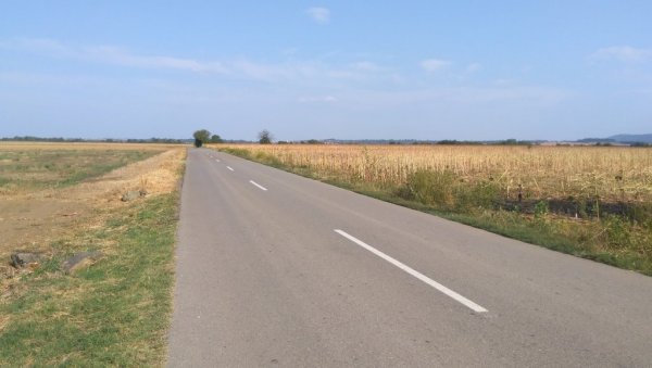 ОБУСТАВА САОБРАЋАЈА: Радови на обнови коловоза на путу Јасиково-Лазница