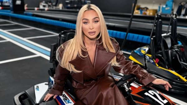 АДРЕНАЛИН УМЕСТО СЦЕНЕ: Маја Беровић вози на стази картинга (ФОТО)