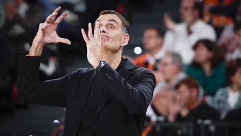 ПРОБЛЕМ ЗА БАРЦОКАСА: Важан играч Олимпијакоса се повредио против Панатинаикоса (ВИДЕО)