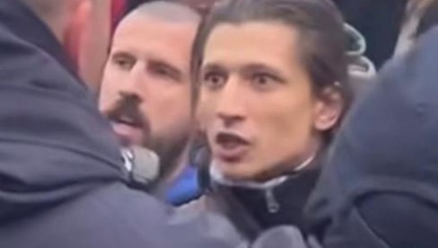 OVAJ BLOKADER JE JUČE IZBIO POLICAJCU OKO: Učinimo manekenčića poznatim