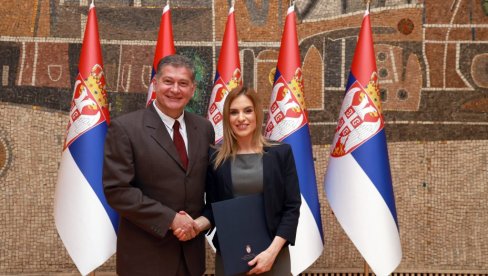 ZA POMOĆ U KUĆI 11,9 MILIONA DINARA: Grad Sombor dobio novac od države