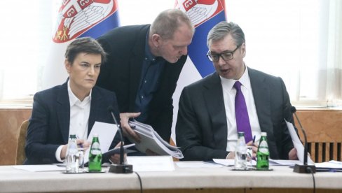 VUČIĆ JE SAMO ĆUTAO NA SVE TO I SAZVAO DRUŠTVENI DIJALOG Brnabić: Kriv je Piculi i EU što vodi prosrpsku politiku, hoćete li prohrvatsku?!