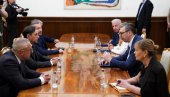 VUČIĆ POČEO KONSULTACIJE: Predsednik sa predstavnicima Pokreta socijalista