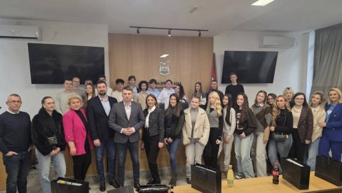 PRIJTELJSTVO BEZ GRANICA: Srednjoškolci iz Zenice gosti Vrnjačke Banje