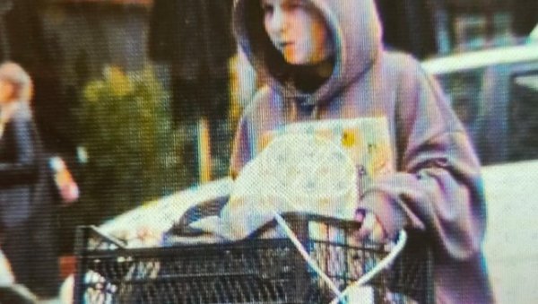 БОЖЕ НАС САЧУВАЈ: Блокадери направили ужас у Ректорату, износе препуне кутије, кесе и душеке (ФОТО)