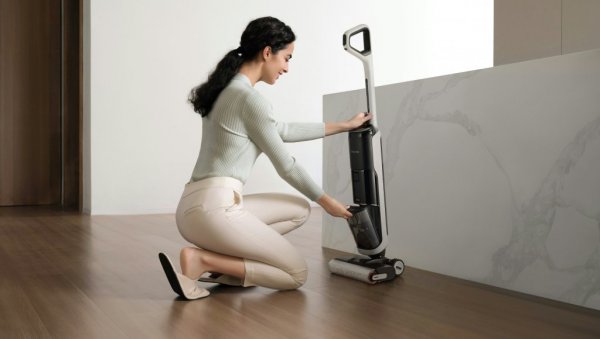 МНОГО БОЉЕ ОД СКУПЕ ХЕМИЈЕ: Направите чудесно средство за чишћење дрвених подова