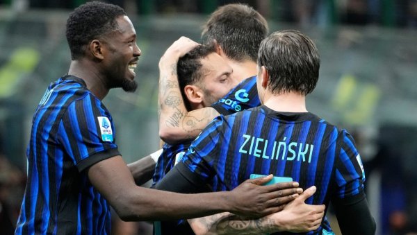 ИНТЕРУ ПРИЈАЛА ПАУЗА: Нероазури разбили Рому, настављају да газе ка титули (ФОТО/ВИДЕО)