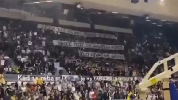 БРУКА И СРАМОТА: Навијачи БиХ у Сарајеву подржали блокадере и певали скандалозну песму (ВИДЕО)
