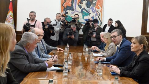 VUČIĆ NASTAVIO KONSULTACIJE: Završen razgovpr predsednika sa predstavnicima PUPS-a
