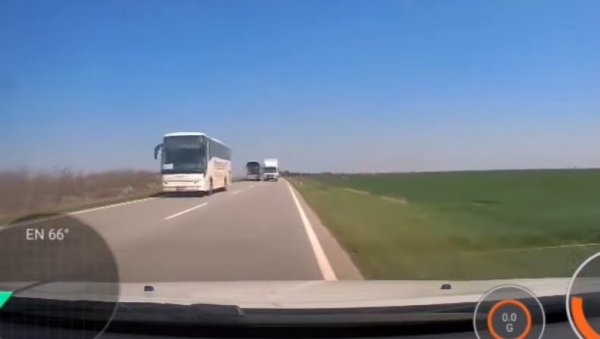 НОВИ СНИМАК БАХАТЕ ВОЖЊЕ РАЗЉУТИО ЈАВНОСТ: Директан судар избегнут у секунди (ВИДЕО)