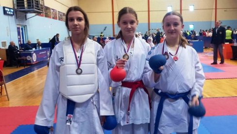 ĆUPRIJSKI KARATISTI BRILJIRALI U ČAČKU: Obezbedili  plasman za Prvenstvo Srbije (FOTO)