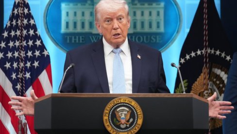 Prvo je bio Hristos koji leči, a sada je Božja karta: Tramp nastavlja da šokira svojim objavama (Foto)