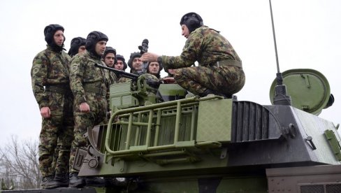 Tačno u podne: Pripadnici Vojske Srbije angažovani u mirovnoj operaciji u Libanu na prijemu kod Vučića