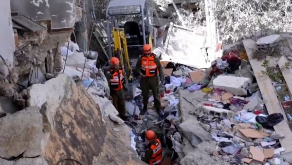 ИРАН РАКЕТАМА РАЗОРИО ХАИФУ: Израел повлачи трупе из северних градова на окупираним територијама (ВИДЕО)