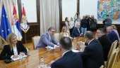ПРЕДСЕДНИК НАСТАВИО КОНСУЛТАЦИЈЕ СА СТРАНКАМА: Вучић се данас обраћа у 13 часова (ФОТО)