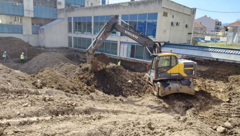 НОВА АДРЕСА БРЖЕ ДИЈАГНОСТИКЕ: Министар Дарко Глишић обишао градилиште Дијагнстичко-пријемног центра у Краљеву