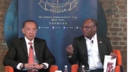 BIVŠI MINISTAR SINGAPURA GOVORIO O KiM: Šamar Zapadu - Kosovo je oteto od Srbije (VIDEO)