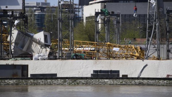 НАСТРАДАО КИНЕСКИ ДРЖАВЉАНИН: Пао кран на градилишту код Бранковог моста