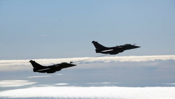 ЕСКАЛАЦИЈА НА ИСТОКУ: Француски рафали и тенкови леклерк у дворишту Русије (ВИДЕО)