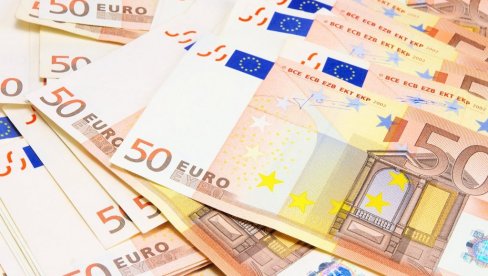 Новац стиже за четири знака: Ево ко ће добити паре до 25. априла, а један знак треба да игра игре на срећу