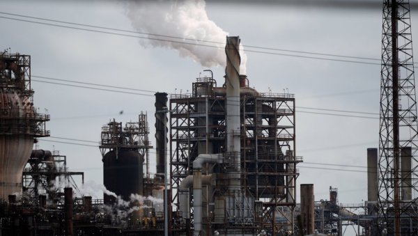 ПАЛЕ ЦЕНЕ НАФТЕ: Стручњаци скептични - Биће потребни месеци да се ситуација стабилизује и врати на старо