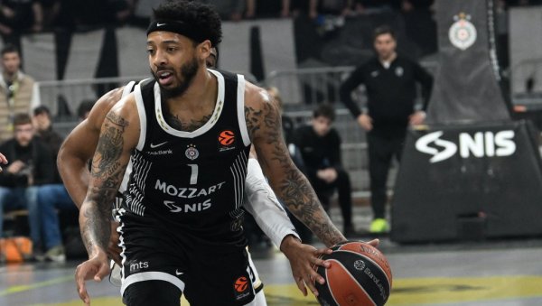 ДИЖЕ СЕБИ ЦЕНУ: Партизанов МВП Карлик Џонс не престаје да доминира