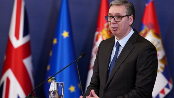 ОВИ ЛЕКОВИ ЋЕ НАМ ДАТИ НАДУ ЗА ЖИВОТ, ПОМОЋИ ЋЕ МНОГИМ ЉУДИМА Вучић: Уговором са АстраЗенеком обезбеђени најбољи лекови за најтежа обољења