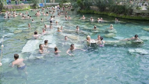 KUPANJE U TOPLIM IZVORIMA BEZ DINARA: Ova mesta nude pravi spa u prirodi i to besplatno, a ne zna se koja lokacije je lepša