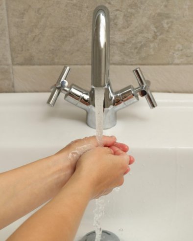 ДВЕ БЕОГРАДСКЕ ОПШТИНЕ СУТРА СКОРО ЦЕО ДАН БЕЗ ВОДЕ: Припремите неопходне залихе