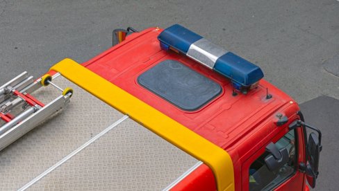 ВЕЛИКИ ПОЖАР У ОБРЕНОВЦУ: Горела зграда напуштеног старог млина