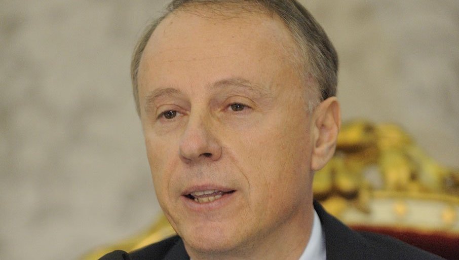 НЕМА СРАМА: Политичар Ђокић каже да је неприхватљиво скрнављење Ректората - а он од њега направио свињац и терористичку ћелију!