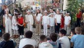 ВАСКРСУ У СУСРЕТ: Ђачка приредба и радионица у параћинској школи (ФОТО)