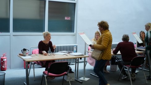 БЕСПОВРАТНА СРЕДСТВА ЗА 230 ДОМАЋИНСТАВА: Новосађанима уручени уговори о субвенцијама за енергетску санацију станова и кућа