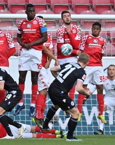 КАКАВ ДУЕЛ НА МЕВА АРЕНИ: Домаћин осам утакмица без пораза, гост десет