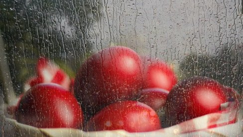 ШТА ЗНАЧИ АКО ПАДНЕ КИША НА ВЕЛИКИ ПЕТАК: Наши преци су веровали да су то божије сузе и да нас чека тешка година