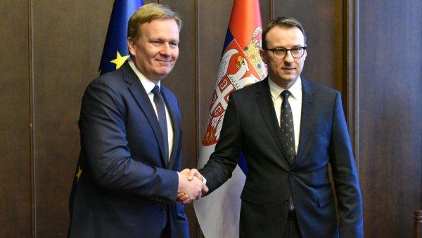 ПЕТКОВИЋ СА СОРЕНСЕНОМ: Једнострани потези Приштине не доприносе нормализацији односа