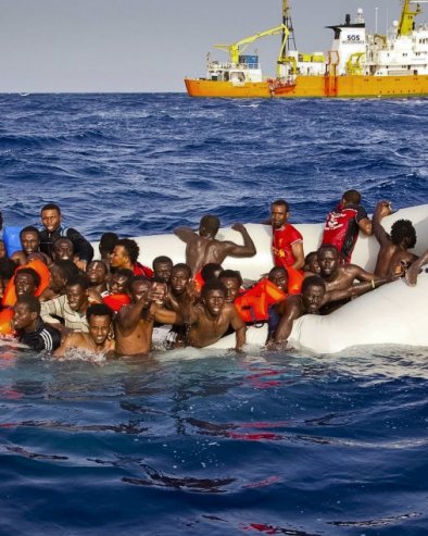 МИГРАНТИ, СПРЕМА СЕ ПОМОРСКА БЛОКАДА: Италија убрзано спрема мере за контролу медитеранских поморских рута