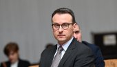 RAŠIĆU, NEĆE TI PROĆI! Petković brutalno odbrusio ministru koji je glasao da se Srbi proglase genocidnim narodom