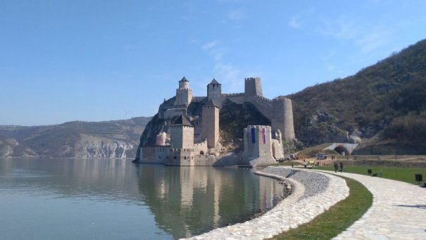 ГОЛУБАЧКИ ГРАД: Радно време током ускршњег празника