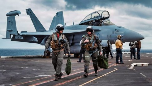 АМЕРИКАНЦИ ПОСЛАЛИ ЈАСНУ ПОРУКУ: Ирански танкер Хасна изрешетан и заустављен! (ВИДЕО)