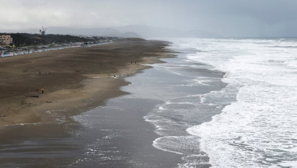 НОВА МИСТЕРИЈА НА ДНУ ОКЕАНА: Научници открили необичну формацију на (ВИДЕО)