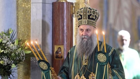 U POMEN NA SPALJIVANJE MOŠTIJU SVETOG SAVE: Patrijarh Porfirije služio liturgiju u hramu na Vračaru