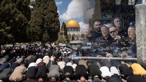 (ОБЈАВЉЕН СНИМАК) ШОК Израелски министар предводио упад у џамију: То је наше најсветије место