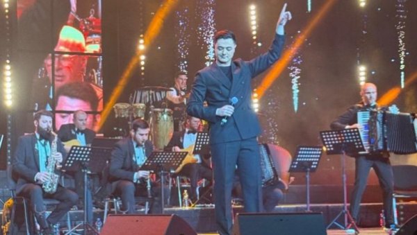 СТИГЛА ПРИНОВА У ПОРОДИЦУ ХАНЏИЋ: Док чека први албум, Нермин проживљава највећу срећу (ФОТО)