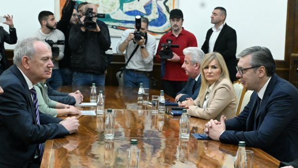 ВУЧИЋ НАСТАВИО КОНСУЛТАЦИЈЕ: Први састанак са Руском странком